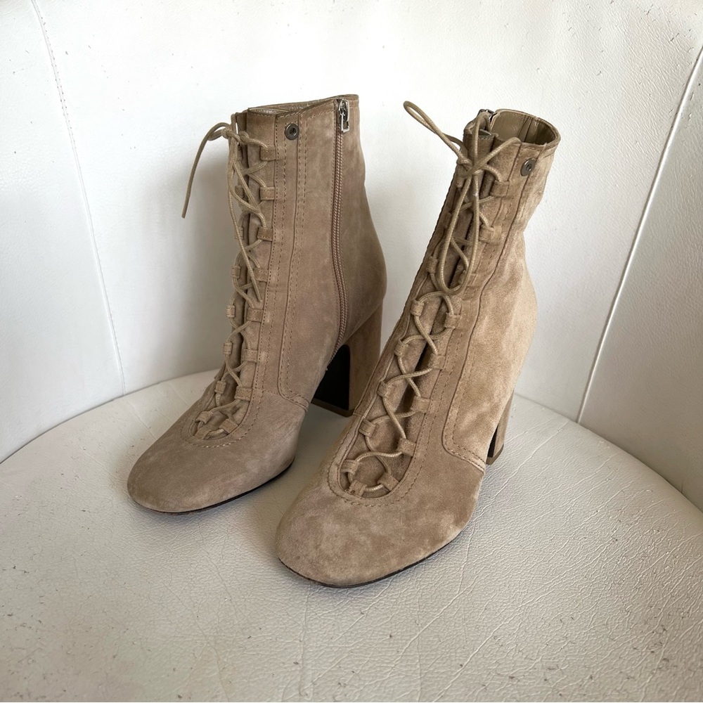 (͒ ॢ X ॢ)͒

Tan Suede Victorian Lace Up Ankle Boots